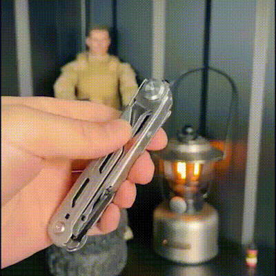 Adventure Shield: Compact Toolkit