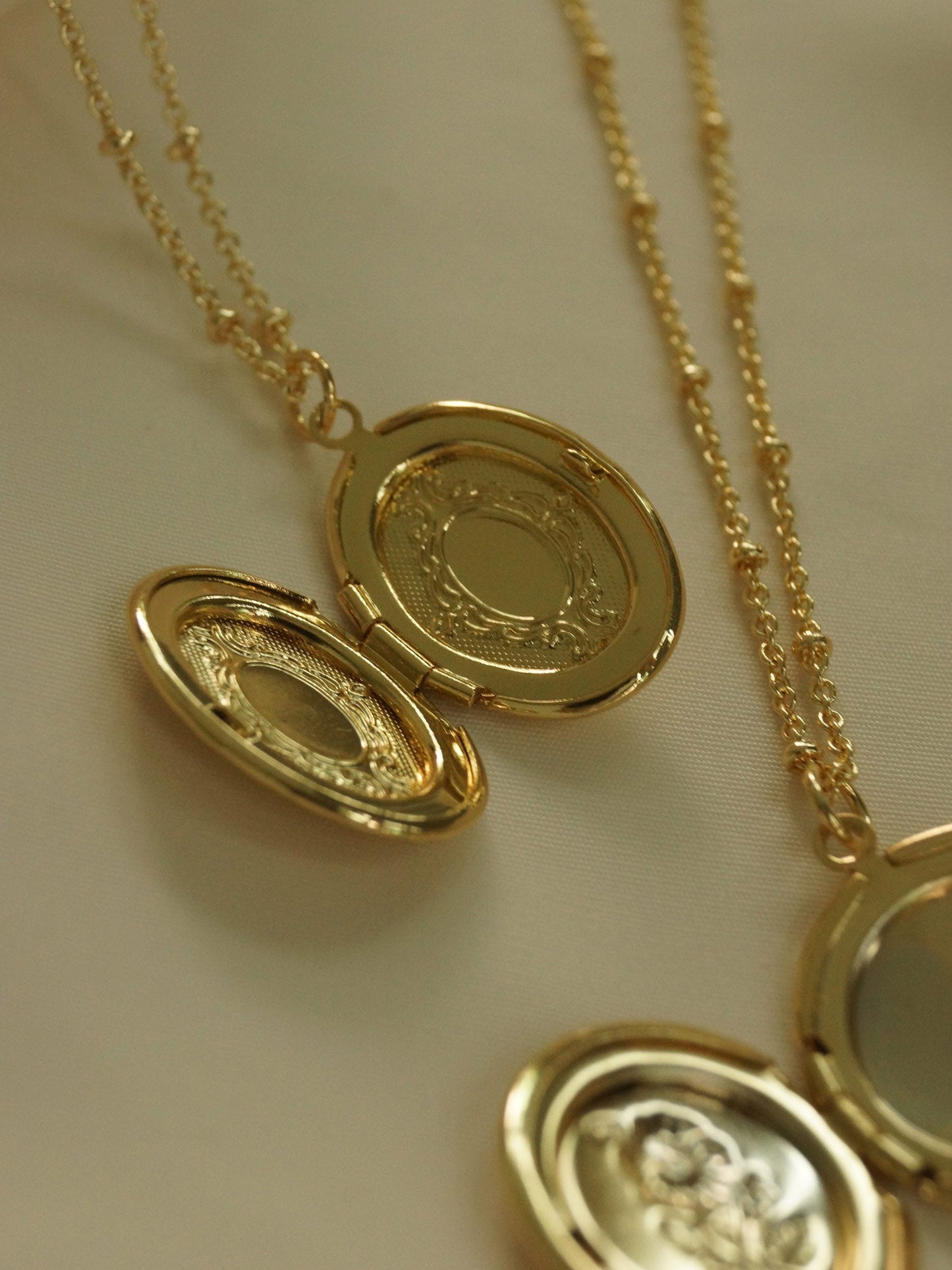 Golden Heirloom Oval Locket